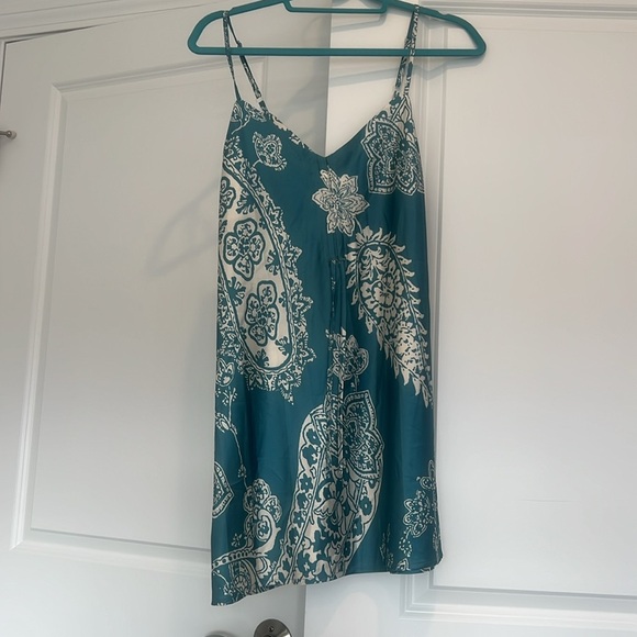 Shein Teal Print Mini satin Dress brand new size small - Picture 3 of 4